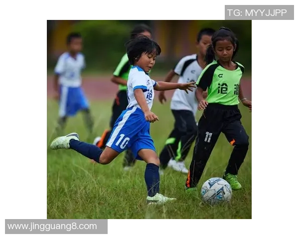 足球顶花的魅力与技巧探讨如何在比赛中发挥出最佳表现